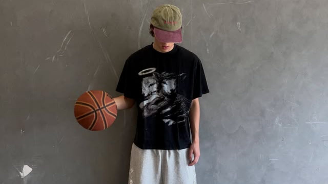 Hoodie Outfits for Men in 2026